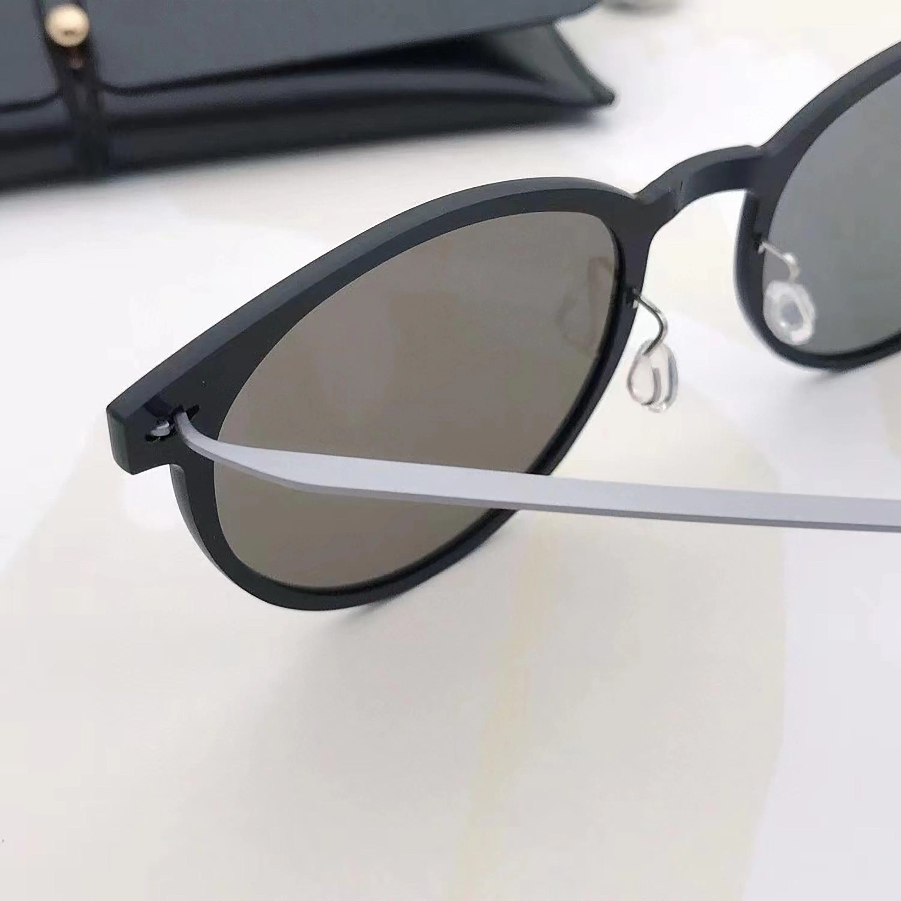 Fabufabu Trendy Transparent Frame Sunglasses