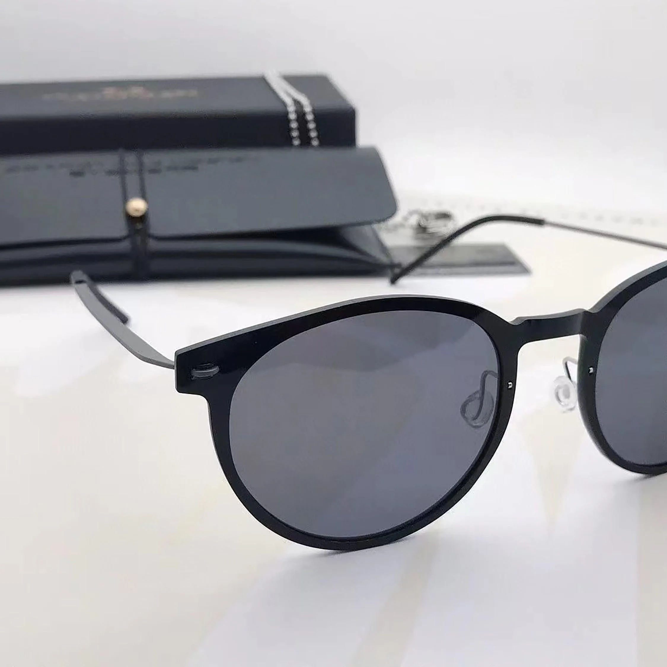 Fabufabu Trendy Transparent Frame Sunglasses